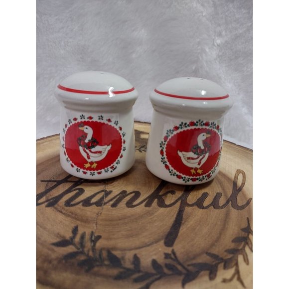 Vtg Treasure Craft Christmas Geese Ribbon Salt Pepper Shaker Set 1987 Replace - Picture 1 of 5